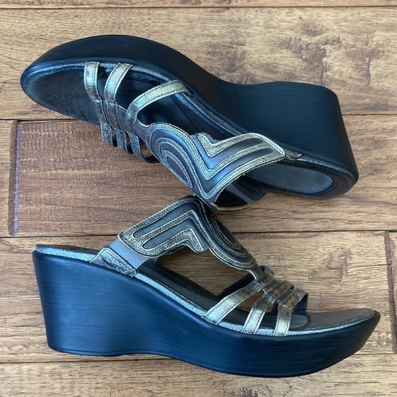 Naot Metallic Pewter Platform Wedge Slide Sandals Comfort Size 41 - Picture 2 of 11